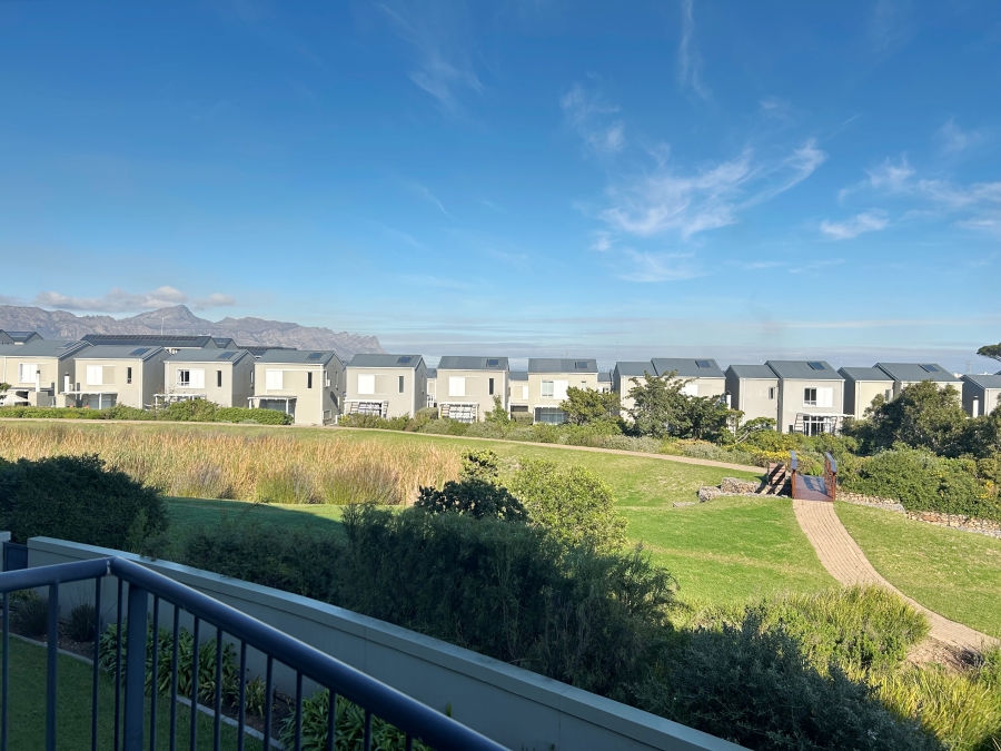 2 Bedroom Property for Sale in Somerset Lakes Western Cape
